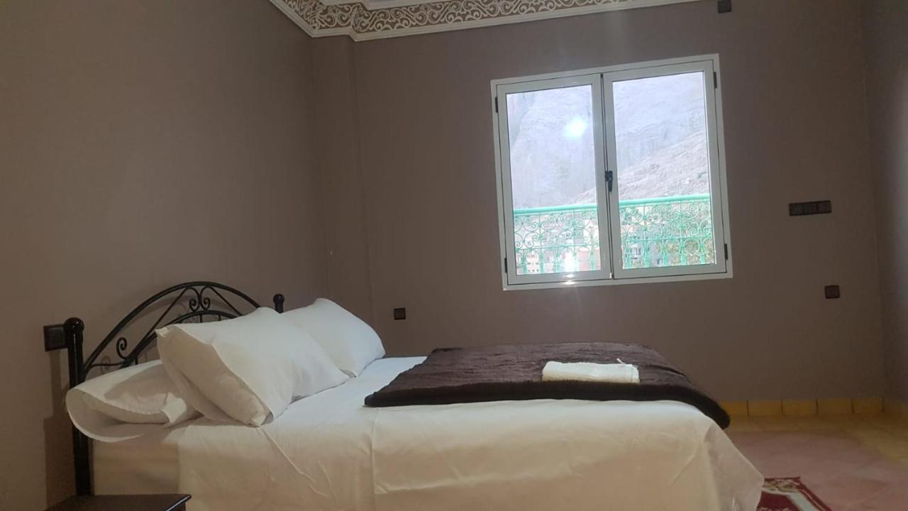 Auberge Restaurant Fatihi Freres タンギール エクステリア 写真