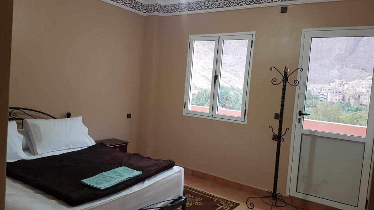 Auberge Restaurant Fatihi Freres タンギール エクステリア 写真