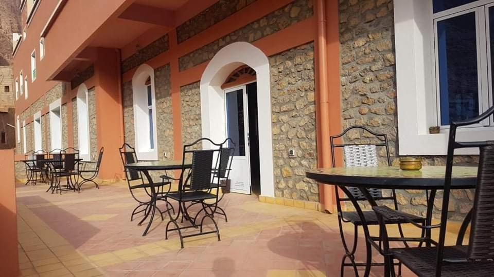 Auberge Restaurant Fatihi Freres タンギール エクステリア 写真