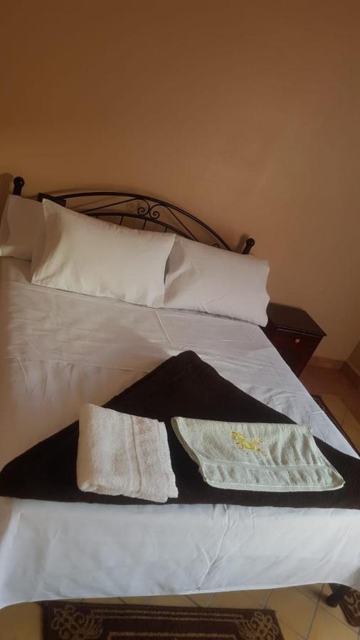 Auberge Restaurant Fatihi Freres タンギール エクステリア 写真