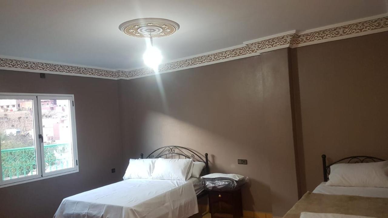 Auberge Restaurant Fatihi Freres タンギール エクステリア 写真